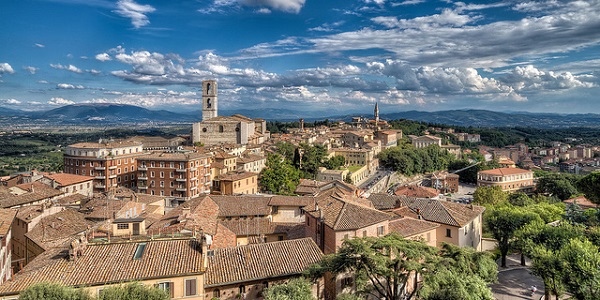  Un voyageur catholique en Italie: Art, Architecture, culture catholique, ect ( Images, musique et vidéos)  Perugia-panorama