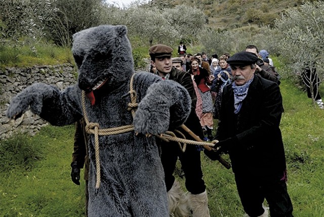 Mete insolite per carnevale: Sfilata dell'Orso e della Corte principesca