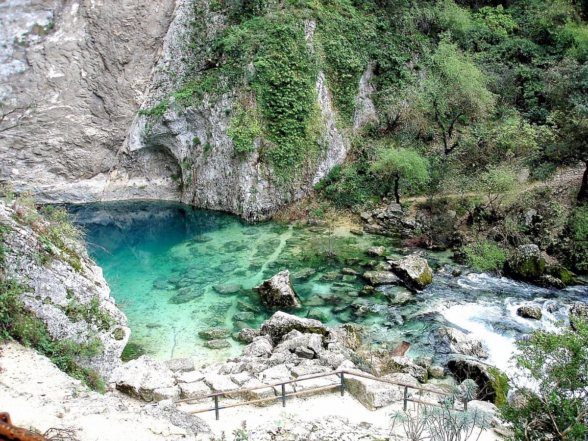 fontaine-de-vaucluse