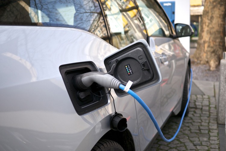 BMW_i3_charging_port-750x500